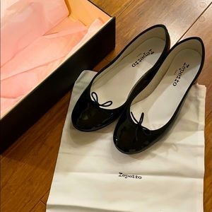 Brand new Repetto ballet mid-heel - black